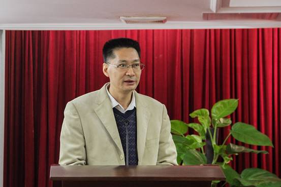 配圖3:文學(xué)院黨委書記王政忠致辭