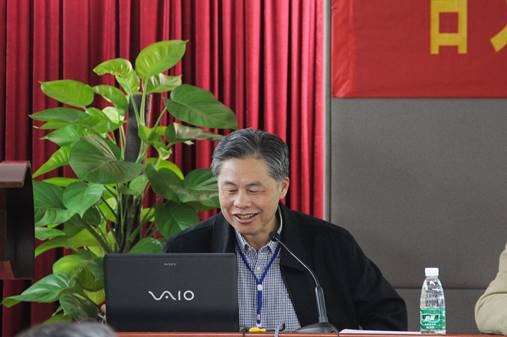 配圖7:安徽省文史研究館館長(zhǎng)、安徽大學(xué)原黨委書記黃德寬教授作大會(huì)報(bào)告《漢語史研究運(yùn)用出土文獻(xiàn)資料的有關(guān)問題》