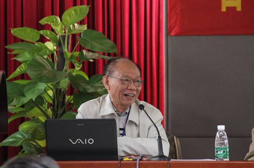 配圖9:中山大學(xué)教授張振林作大會(huì)報(bào)告《戰(zhàn)國(guó)竹簡(jiǎn)中罕見的合音字——反切拼音的發(fā)明和文字實(shí)踐的遺跡》