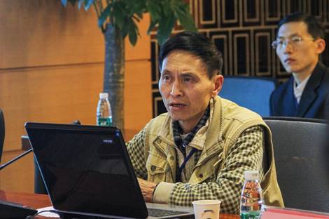 配圖18:西南大學(xué)教授張顯成作大會(huì)報(bào)告《詞匯史上的“漢承秦制”現(xiàn)象——以秦漢簡(jiǎn)為新材料》