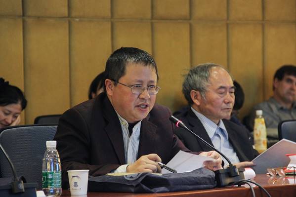 配圖24:與會(huì)代表五邑大學(xué)教授龐光華發(fā)表感言