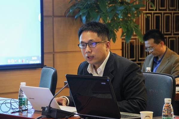 配圖23:華南師范大學(xué)教授秦曉華作第二組小組總結(jié)