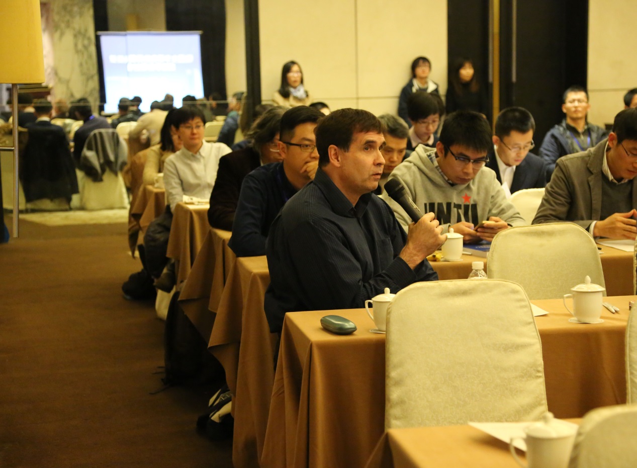 說明: D:\desktop\顧史考 發(fā)言.jpg